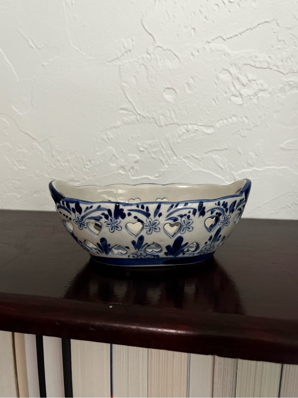 Hand-Painted Blue and White Delft Ceramic Bowl.